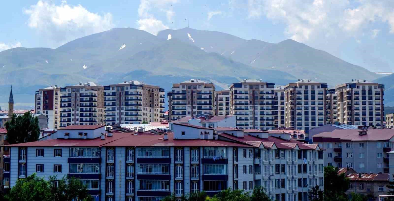 TÜRKİYE İSTATİSTİK KURUMU (TÜİK) KONUT VE İŞ YERİ SATIŞ İSTATİSTİKLERİ, ÜLKE UYRUKLARINA GÖRE YABANCILARA YAPILAN SATIŞ VERİLERİNE GÖRE ERZURUM’DA 2026 YILININ İLK 8 AYINDA YABANCILARA TOPLAM 5 KONUT SATIŞI GERÇEKLEŞTİRİLDİ. AYNI DÖNEMDE YABANCILARA İŞ YERİ SATIŞI YAPILMADI.