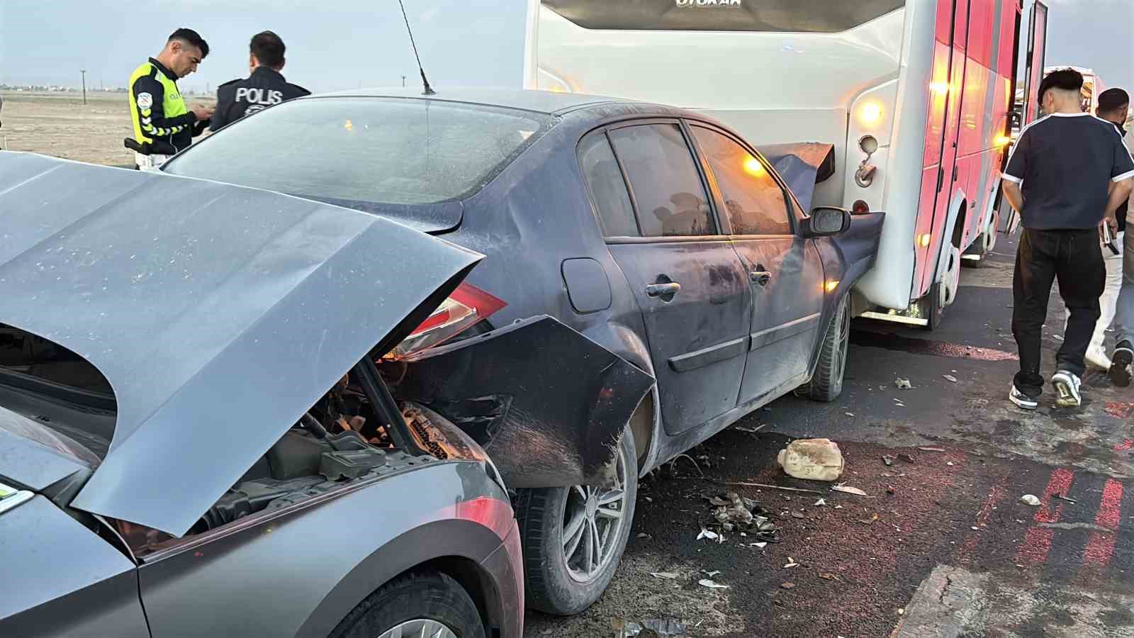 AKSARAY'DA ŞİDDETLİ KUM FIRTINASI NEDENİYLE 7 ARACIN KARIŞTIĞI ZİNCİRLEME TRAFİK KAZASINDA 16 KİŞİ YARALANDI.