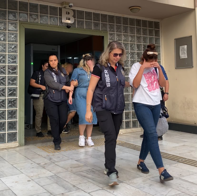 AYDIN MERKEZLİ 7 İLDE YASA DIŞI BAHİS VE SANAL KUMAR ORGANİZASYONUNA YÖNELİK DÜZENLENEN OPERASYONDA GÖZALTINA VE ADLİYEYE SEVK EDİLEN 31 ŞÜPHELİDEN 26'SI TUTUKLANDI.