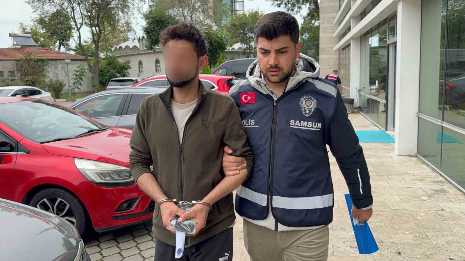 SAMSUN’UN İLKADIM İLÇESİNDE ESKİ EŞİNİ DARP EDİP TEHDİT VE HAKARETTE BULUNDUĞU ÖNE SÜRÜLEN A.A., POLİS EKİPLERİNCE GÖZALTINA ALINARAK SEVK EDİLDİĞİ ADLİYEDE TUTUKLANDI.