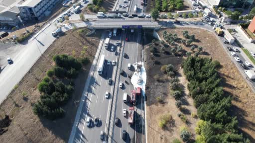 TEM Otoyolu'nda seyir halindeki tır yandı: Edirne istikameti trafiğe kapatıldı