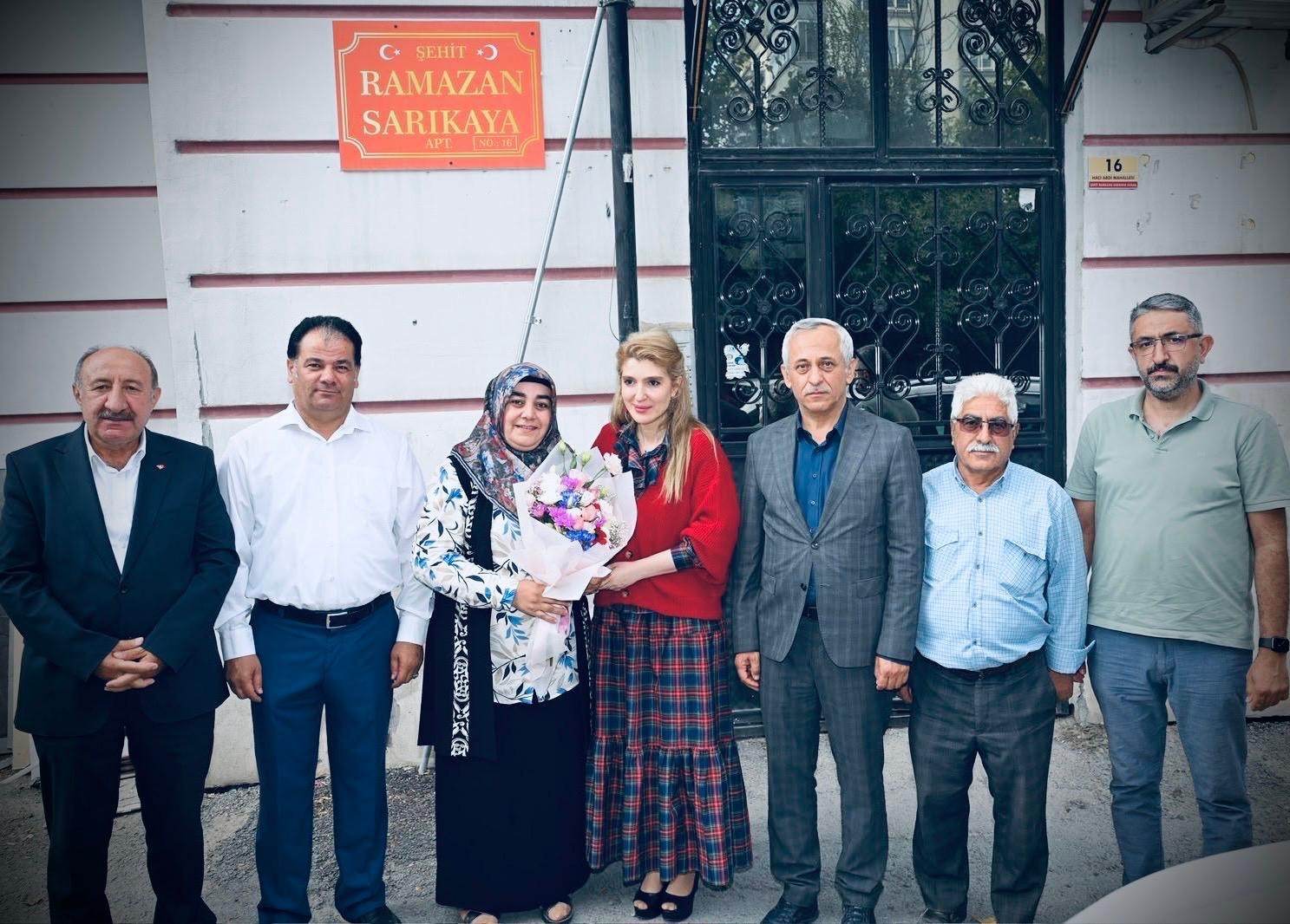AK PARTİ MALATYA MİLLETVEKİLİ İNANÇ SİRAÇ KARA ÖLMEZTOPRAK, BATTALGAZİ VE YEŞİLYURT’TA GERÇEKLEŞTİRDİĞİ ZİYARETLERDE ESNAFLA BİR ARAYA GELDİ, MAHALLELERİN TALEPLERİNİ DİNLEDİ VE ÖZEL GEREKSİNİMLİ BİREYLERDEN ŞEHİT AİLELERİNE BİRÇOK NOKTADA VATANDAŞLARLA BULUŞTU.