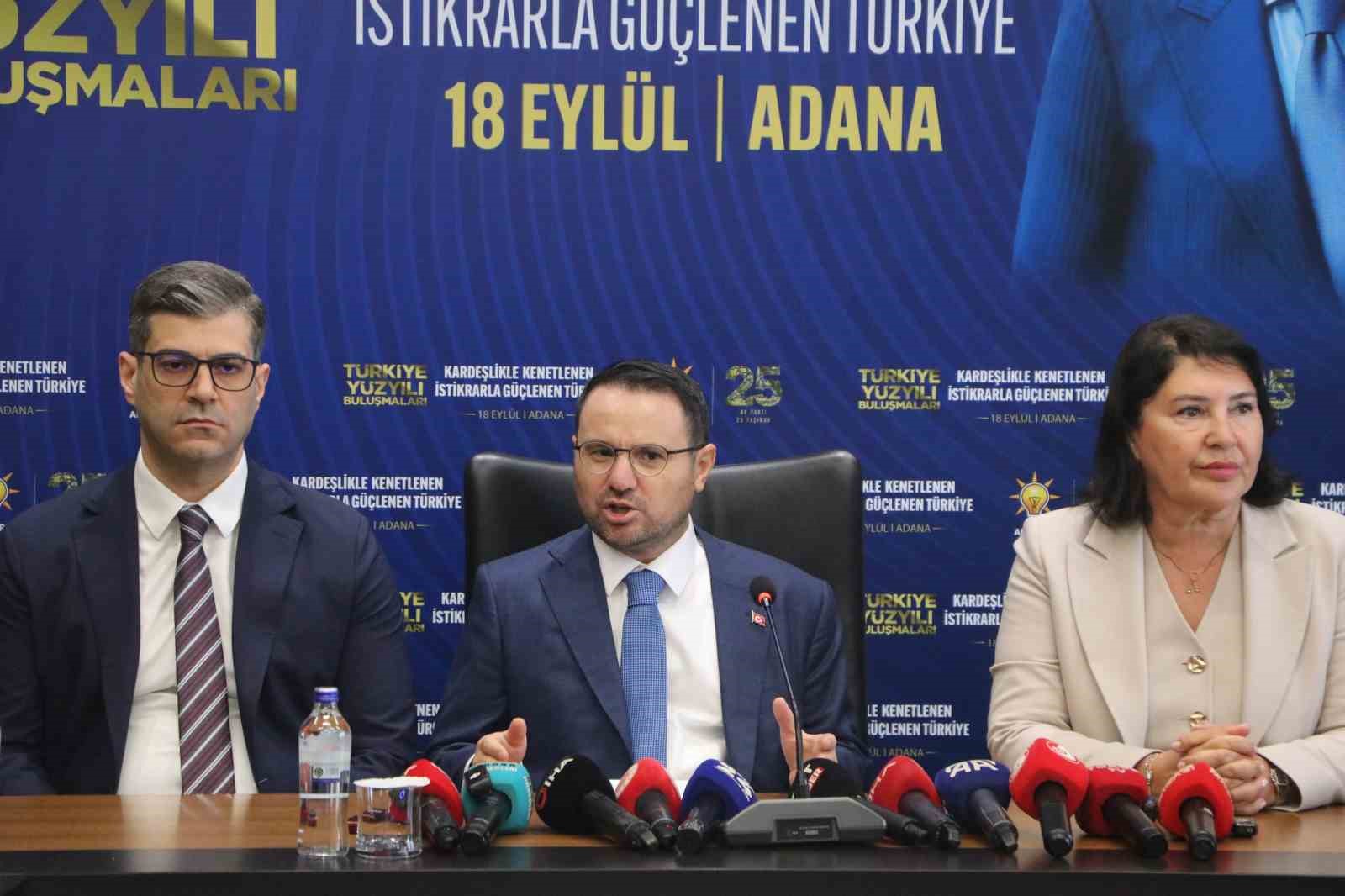 ADALET BAKANI AKIN GÜRLEK, BİR DİZİ ZİYARET VE TOPLANTIYA KATILMAK ÜZERE GELDİĞİ ADANA'DA İLK OLARAK VALİ MUSTAFA YAVUZ'U ZİYARET ETTİ.