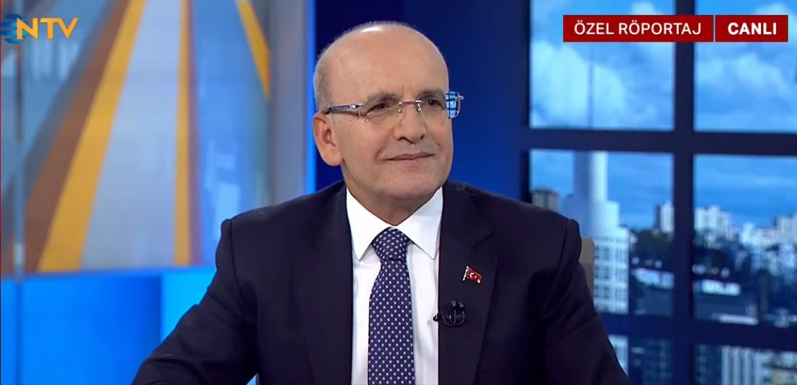HAZİNE VE MALİYE BAKANI MEHMET ŞİMŞEK, "ÇOK SINIRLI SAYIDA BİR FONDA MAALESEF PİYASA BOZUCU EYLEMLER VAR. BUNA İLİŞKİN GEREKEN YAPILMIŞTIR. 7 PORTFÖY YÖNETİM ŞİRKETİNİN BİR ŞEKİLDE İŞLETTİĞİ 131 FON, SERMAYE PİYASASI KURULU (SPK) TARAFINDAN TASFİYE SÜRECİNE KONULMUŞTUR" DEDİ.