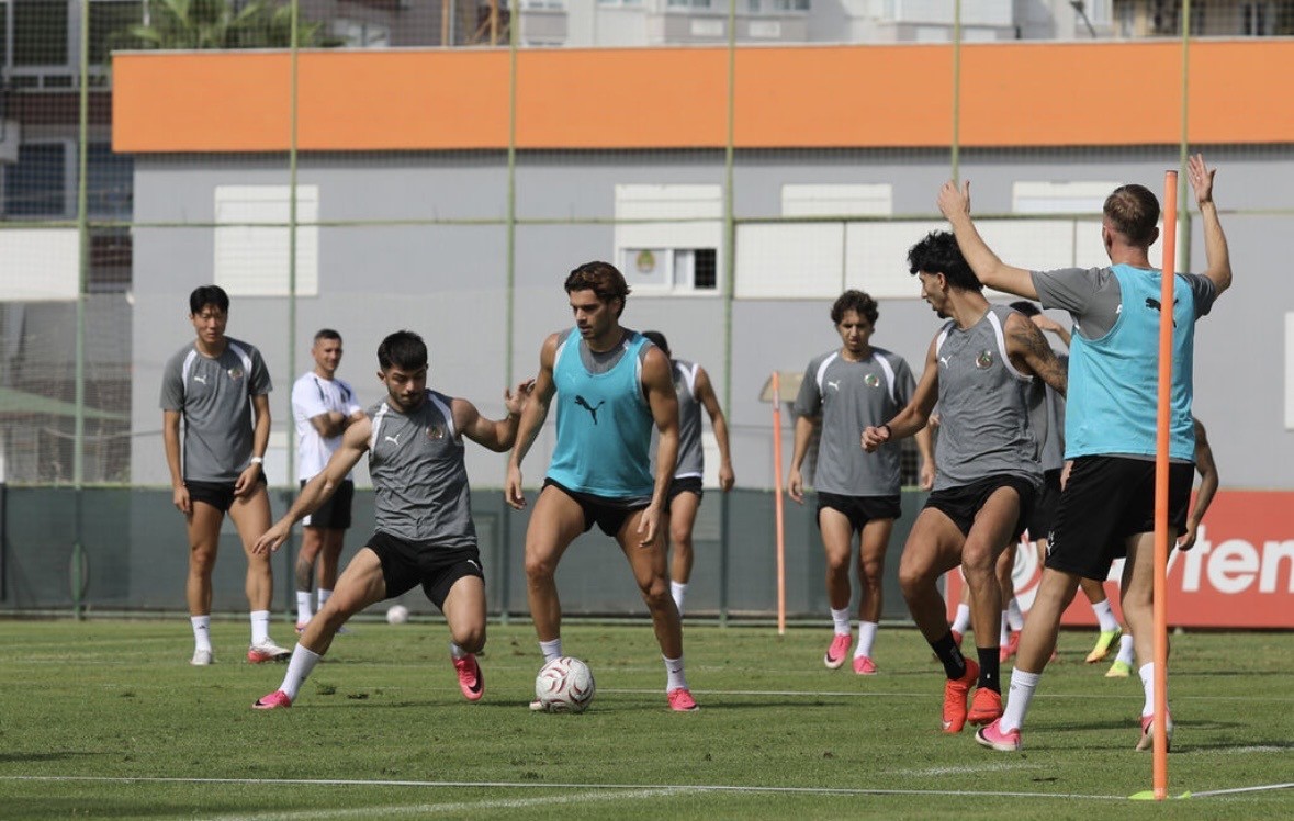 CORENDON ALANYASPOR, TRENDYOL SÜPER LİG'İN 6. HAFTASINDA OYNAYACAĞI ÇORUM FK MAÇI HAZIRLIKLARINI TAMAMLADI.
