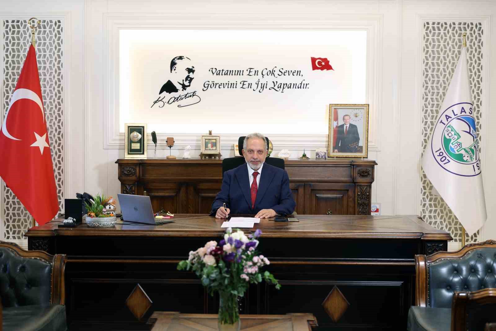 TALAS BELEDİYE BAŞKANI MUSTAFA YALÇIN, 19 EYLÜL GAZİLER GÜNÜ DOLAYISIYLA YAYIMLADIĞI MESAJINDA, VATAN UĞRUNA GÖZÜNÜ KIRPMADAN CANINI ORTAYA KOYAN KAHRAMAN GAZİLERİ VE AZİZ ŞEHİTLERİ MİNNET VE ŞÜKRANLA ANDI. YALÇIN, TÜRKİYE CUMHURİYETİ’NİN GÜÇLÜ YARINLARA TAŞINMASININ, ŞEHİT VE GAZİLERİN BIRAKTIĞI KU