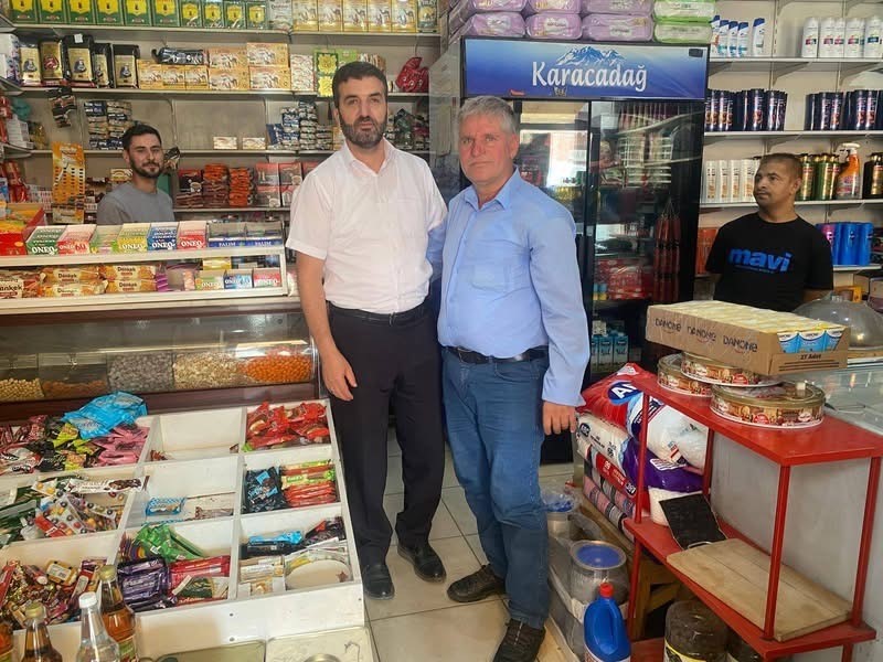 DİYARBAKIR’IN ÇERMİK İLÇE MÜFTÜSÜ BURHAN KIZILARSLAN AHİLİK HAFTASI ETKİNLİKLERİ KAPSAMINDA İLÇE ESNAFINI ZİYARET EDEREK SOHBET ETTİ.