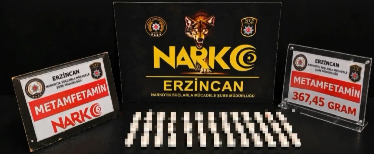 ERZİNCAN'DA MİDESİNDE UYUŞTURUCU TAŞIDIĞI BELİRLENEN ŞÜPHELİNİN ÜZERİNDEN 367,45 GRAM METAMFETAMİN ELE GEÇİRİLDİ