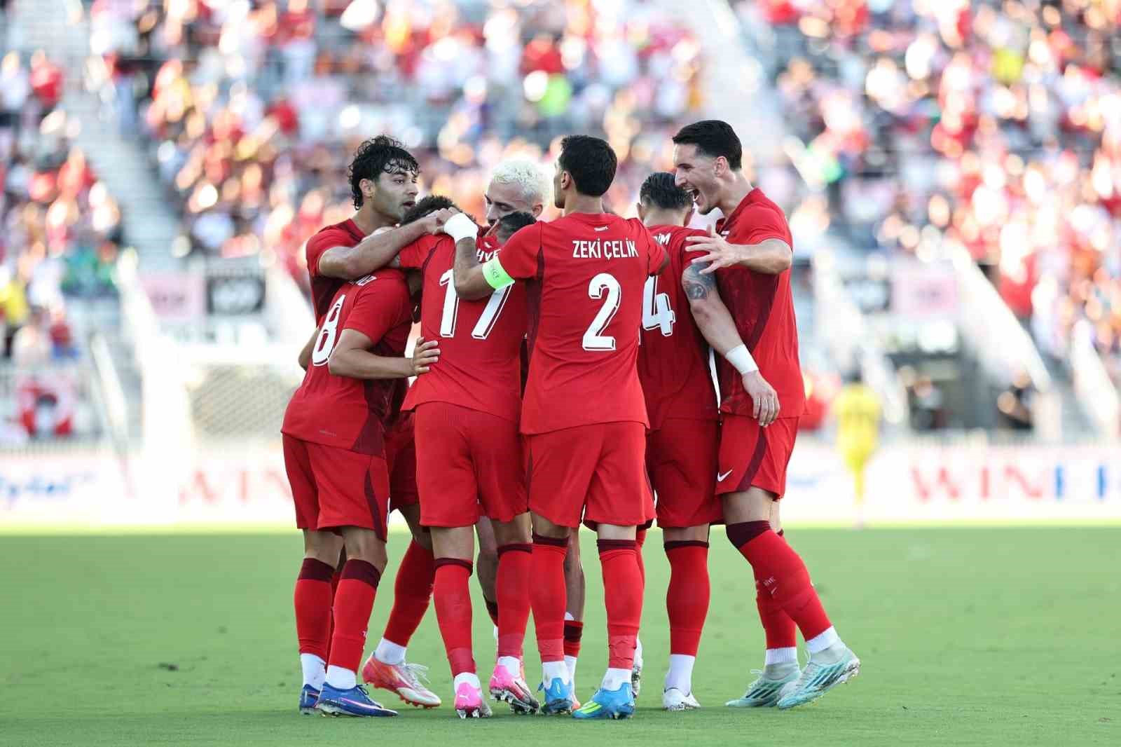A MİLLİ FUTBOL TAKIMI'NIN UEFA ULUSLAR A LİGİ'NDE FRANSA, İTALYA VE BELÇİKA İLE OYNAYACAĞI KARŞILAŞMALAR ÖNCESİ ADAY KADROSU BELLİ OLDU.