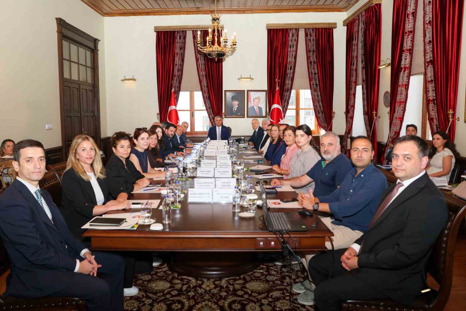 ADANA VALİSİ MUSTAFA YAVUZ,  9-11 EKİM'DE 10'UNCUSU GERÇEKLEŞTİRİLECEK ADANA LEZZET FESTİVALİ'NİN YOĞUN KATILIMLA ŞEHRİN EKONOMİSİNE VE TANITIMINA OLUMLU KATKI SAĞLAYACAĞINI SÖYLEDİ.