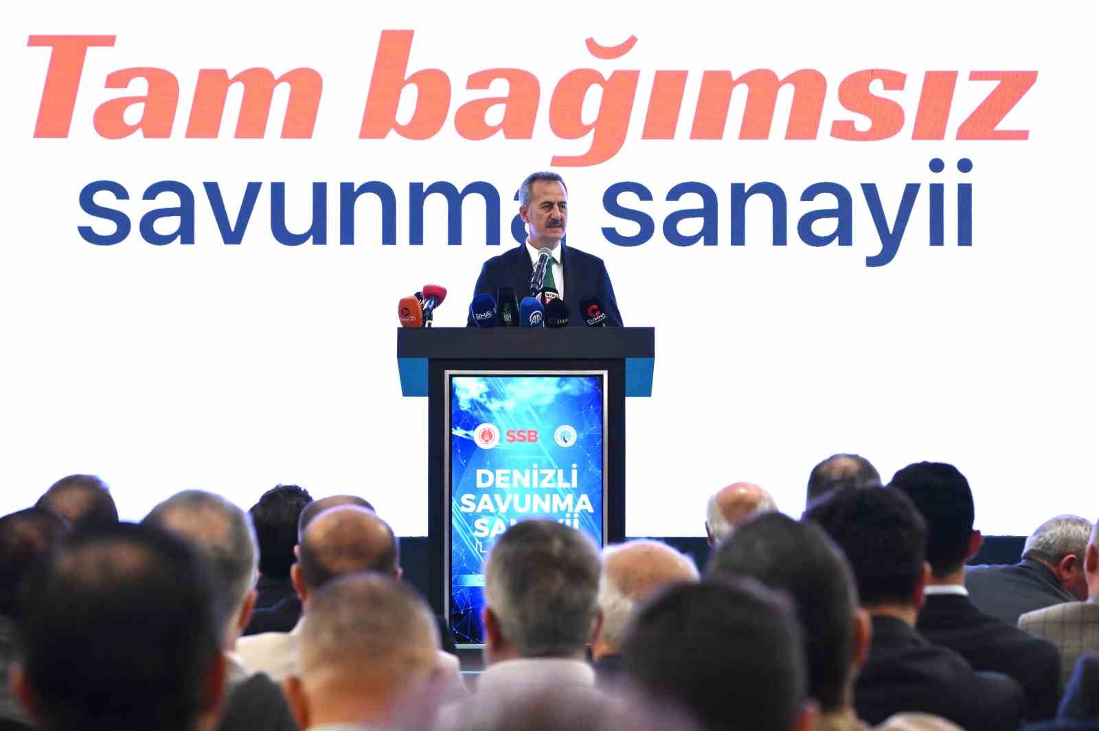 SAVUNMA SANAYİİ BAŞKANI PROF. DR. HALUK GÖRGÜN, KAAN’DA 750, SİPER’DE YAKLAŞIK 1000 FİRMANIN GÖREV YAPTIĞINI VE SAVUNMA SANAYİNDEKİ YERLİLİK ORANININ YÜZDE 83’E ULAŞTIĞINI BELİRTTİ.
