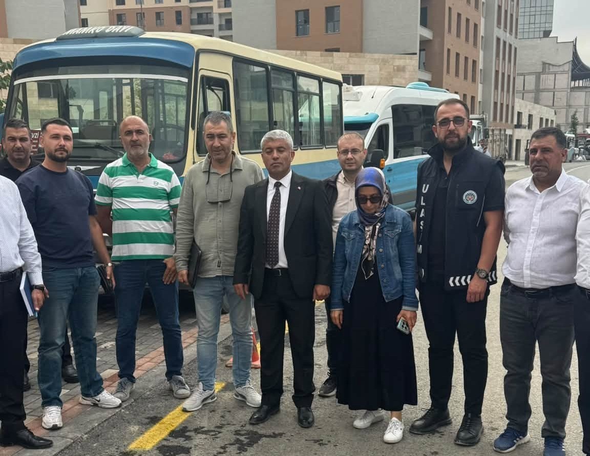 MALATYA’DA ŞEHİR İÇİ MİNİBÜS VE TAKSİLERİN MERKEZ DURAKLARI İLE YOLCU İNDİRME-BİNDİRME ALANLARININ DÜZENLENMESİNE YÖNELİK ÇALIŞMA GERÇEKLEŞTİRİLDİ.