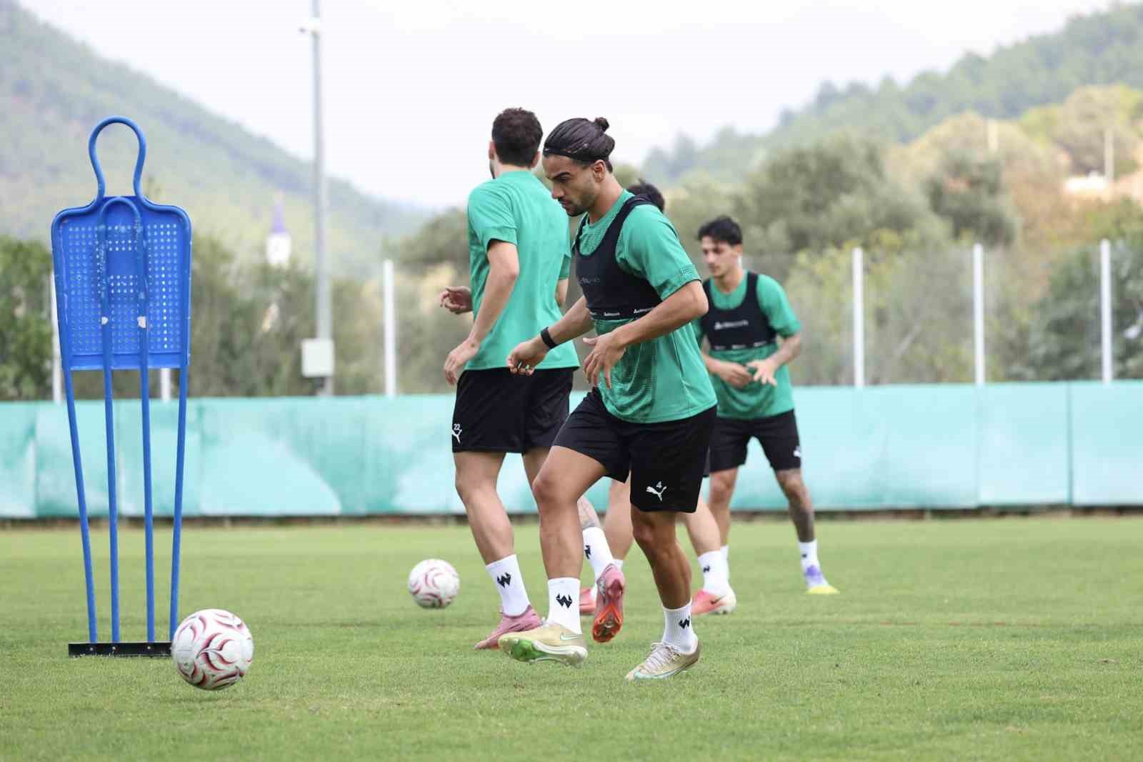 TRENDYOL 1. LİG'İN 8. HAFTASINDA DEPLASMANDA PENDİKSPOR İLE KARŞILAŞACAK BODRUM FUTBOL KULÜBÜ, HAZIRLIKLARINI SÜRDÜRÜYOR.