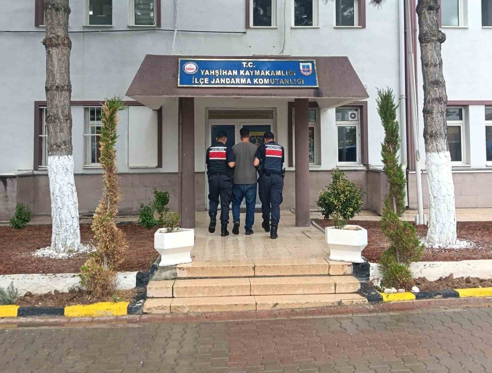 KIRIKKALE'DE "KASTEN ÖLDÜRME" SUÇUNDAN HAKKINDA KESİNLEŞMİŞ 3 YIL 4 AY HAPİS CEZASI BULUNAN HÜKÜMLÜ, JANDARMA EKİPLERİNCE YAKALANDI