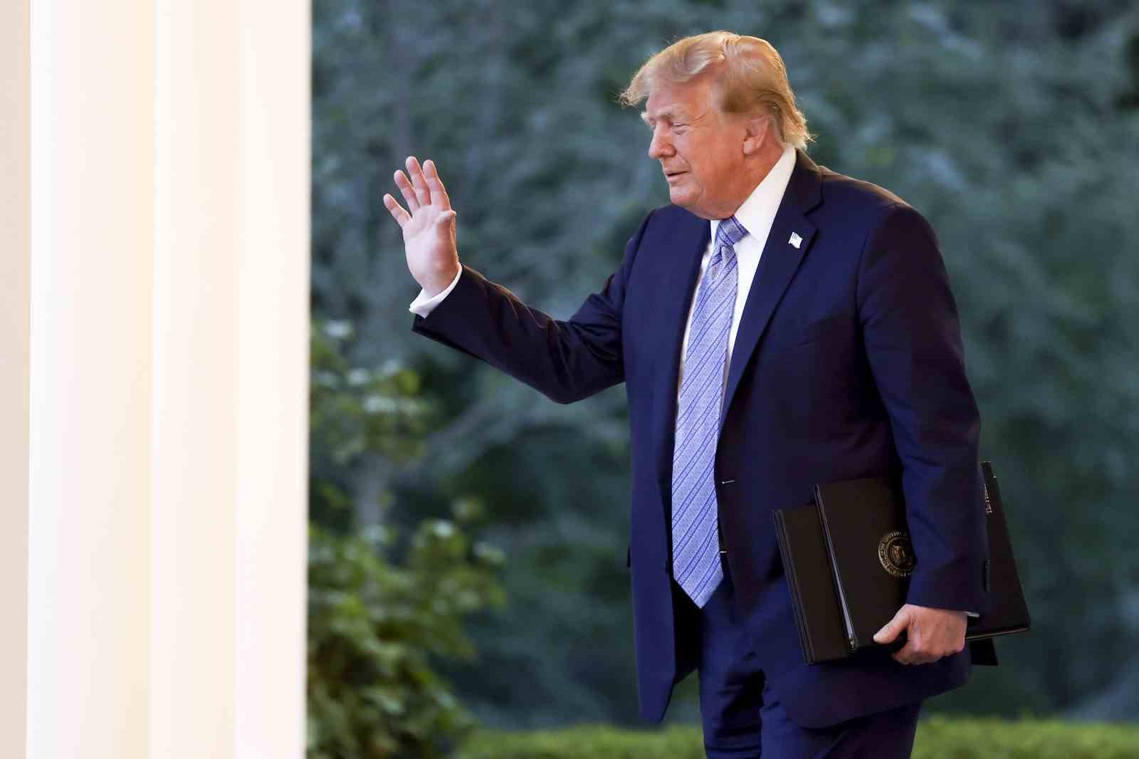 ABD BAŞKANI DONALD TRUMP, İRAN’LA SAVAŞI SONA ERDİRMEK İÇİN BÜYÜK ÇAPLI SALDIRILARI YENİDEN BAŞLATIP BAŞLATMAMA KONUSUNDA KRİTİK BİR DÖNÜM NOKTASINDA OLDUĞUNU BELİRTEREK, "ÖNÜMDE ÖNEMLİ BİR KARAR VAR. İÇERİ GİRİP ONLARI (İRAN REJİMİNİ) YOK ETMEK İSTİYOR MUYUM, İSTEMİYOR MUYUM? BU BÜYÜK BİR KARAR. BE