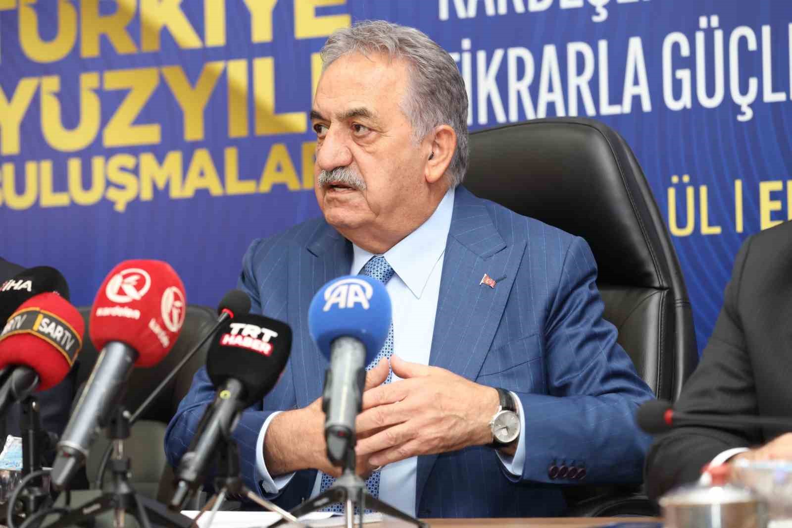 AK PARTİ GENEL BAŞKAN YARDIMCISI VE SİYASİ VE HUKUKİ İŞLER BAŞKANI HAYATİ