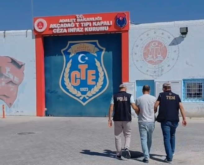 MALATYA'DA FETÖ/PDY TERÖR ÖRGÜTÜ İÇERİSİNDE FAALİYET YÜRÜTEN VE HAKKINDA 13 YIL 4 AY KESİNLEŞMİŞ HAPİS CEZASI BULUNAN ŞÜPHELİ YAKALANDI.