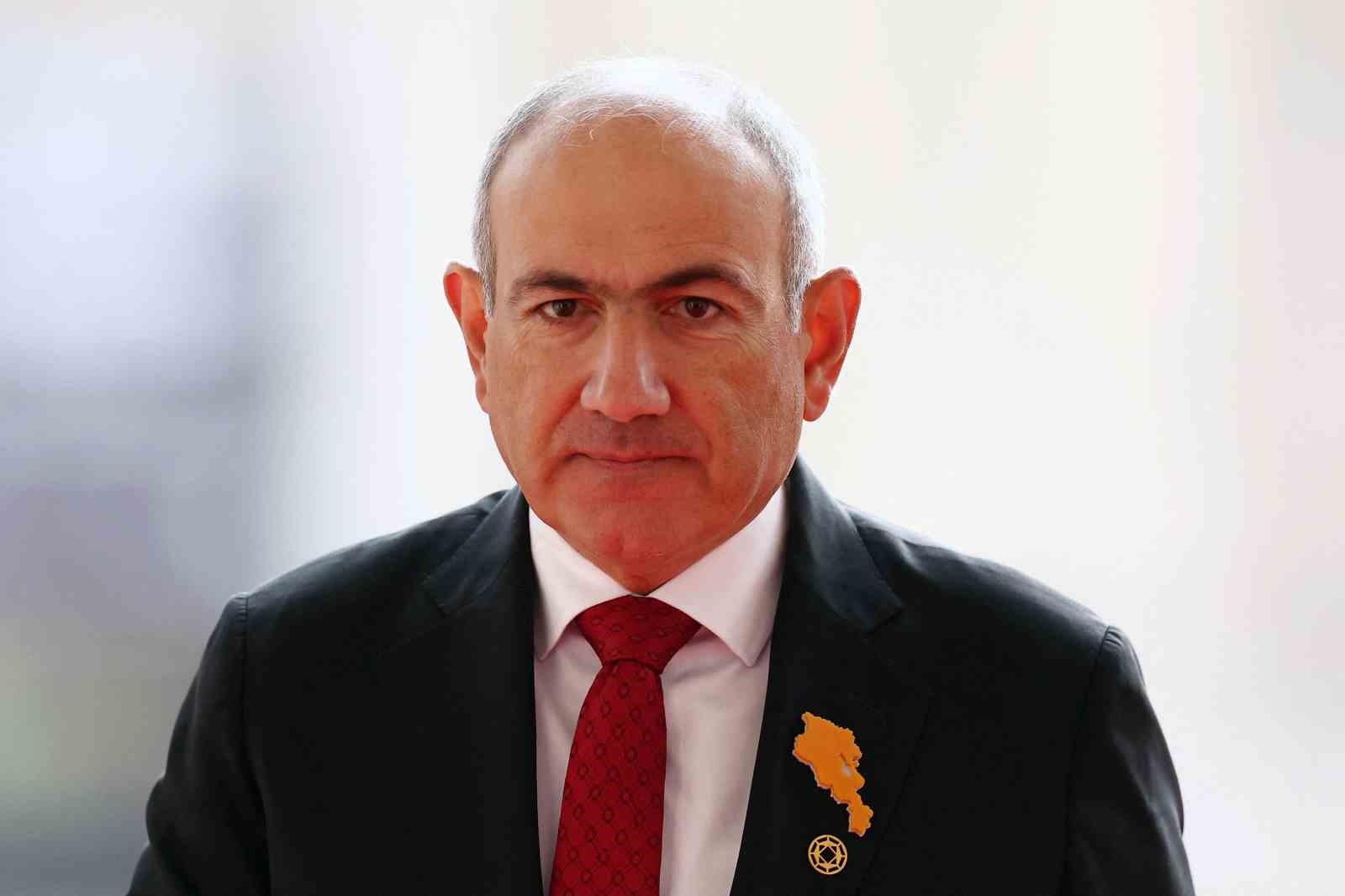 ERMENİSTAN BAŞBAKANI NİKOL PAŞİNYAN, "2022 EYLÜL OLAYLARI, (RUSYA'NIN) 102. ASKERİ ÜSSÜN ERMENİSTAN'IN GÜVENLİĞİ İÇİN HAYATİ BİR ÖNEME SAHİP OLMADIĞINI GÖSTERDİ. EĞER ÜSSÜ GERİ ÇEKMEYE KARAR VERİRLERSE İTİRAZ ETMEYECEĞİZ. 102. ASKERİ ÜS, ERMENİSTAN'IN GÜVENLİĞİNE HİÇBİR KATKI SAĞLAMIYOR" DEDİ.
