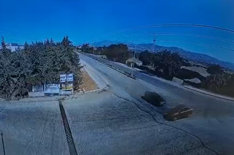 ELAZIĞ’DA 2 KİŞİNİN ÖLDÜĞÜ, 2 KİŞİNİN DE AĞIR YARALANDIĞI TRAFİK KAZASININ GÜVENLİK KAMERASI GÖRÜNTÜLERİ ORTAYA ÇIKTI