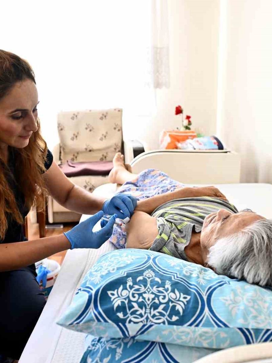 Muratpaşa Belediyesinden 16 bin 200 hastaya evde bakım hizmeti