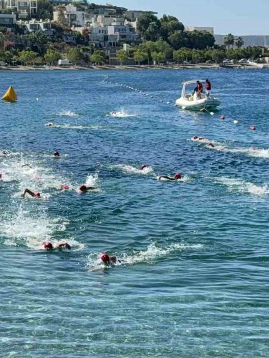 Bodrum’da sağlık için kulaç attılar: "Sağlığa Kulaç At" ikinci kez denizde