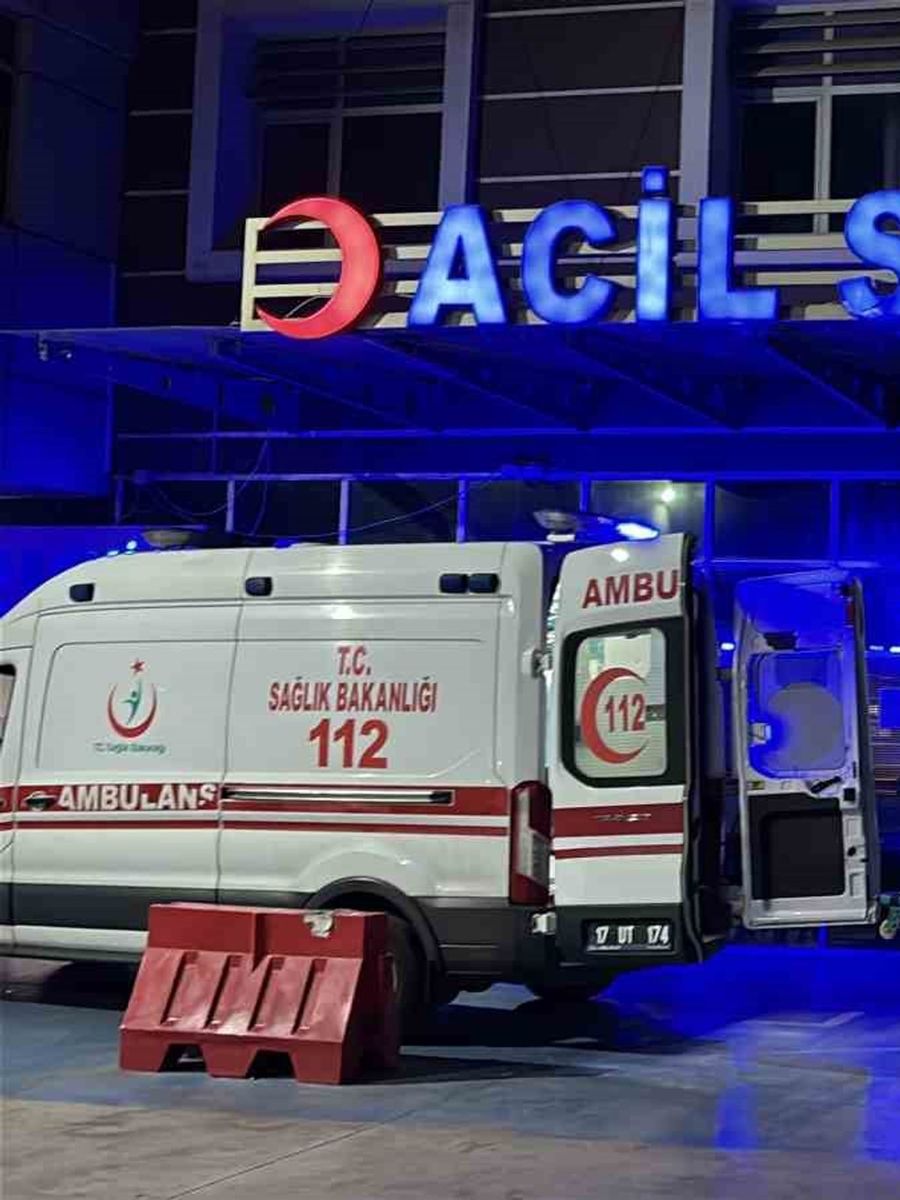 Çanakkale’de evinde rahatsızlanan komedyen Cem Yılmaz hastaneye kaldırıldı