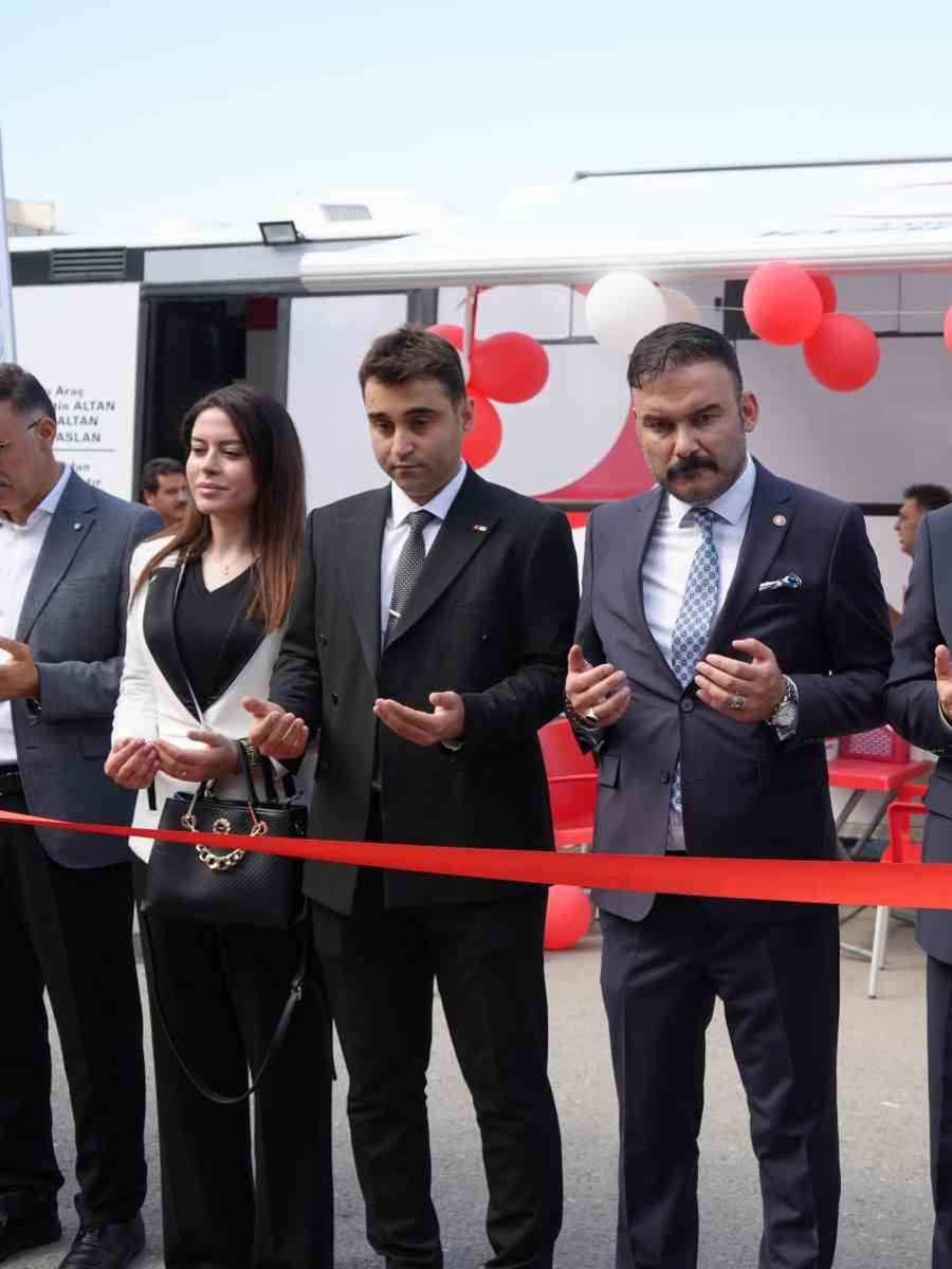 Iğdır’a hayırseverlerin desteğiyle kalıcı Kızılay kan bağışı aracı kazandırıldı