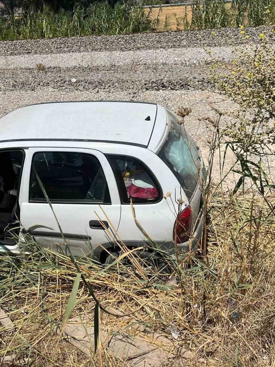 OTOMOBİL ŞARAMPOLE UÇTU