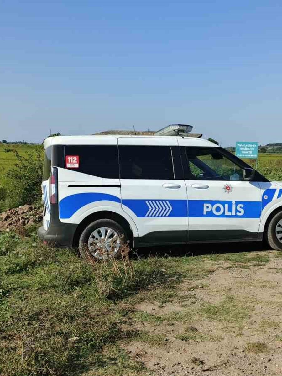 SAMSUN’UN BAFRA İLÇESİNDE DÜN EVİNDEN ÜÇ TEKERLEKLİ BİSİKLETİYLE AYRILDIKTAN SONRA KENDİSİNDEN HABER ALINAMAYAN 76 YAŞINDAKİ BİLAL AYDIN, KANALDA ÖLÜ BULUNDU.