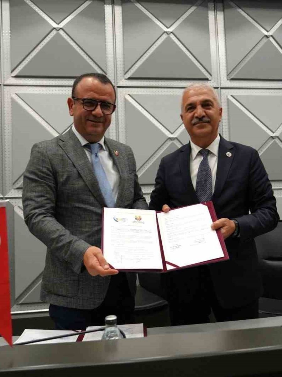 TABA-AMCHAM TÜRKİYE GENEL BAŞKANI SÜLEYMAN ECEVİT SANLI İLE GEBZE TİCARET ODASI YÖNETİM KURULU BAŞKANI ABDURRAHMAN ASLANTAŞ.