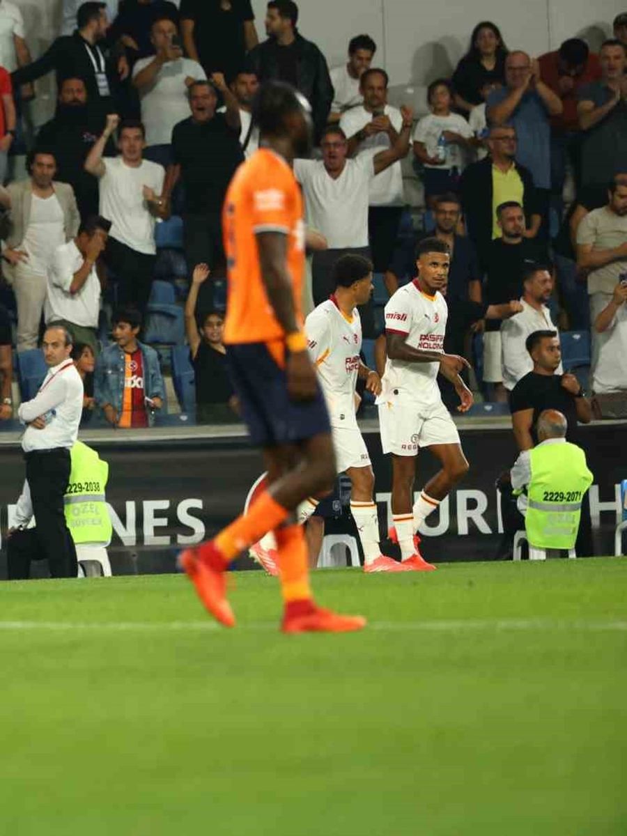 GALATASARAY’IN URUGUAYLI FUTBOLCUSU LUCAS TORREİRA, BAŞAKŞEHİR MAÇIYLA BU SEZONKİ İLK GOL SEVİNCİNİ YAŞADI.