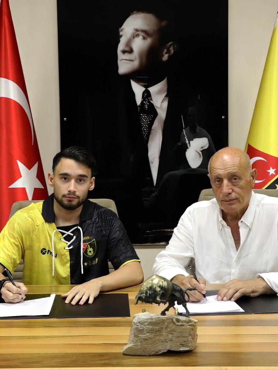 TRENDYOL 1. LİG EKİPLERİNDEN İSTANBULSPOR, HATAYSPOR'DAN ÜNAL EMRE DURMUŞHAN'I KADROSUNA KATTIĞINI AÇIKLADI.