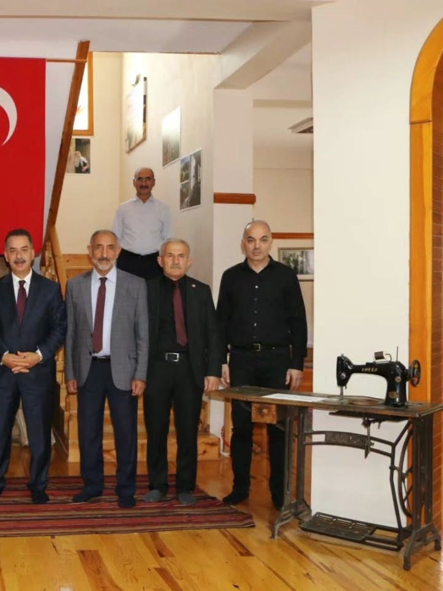 ERZİNCAN İL GENEL MECLİSİ BAŞKANI MEHMET CAVİT ŞİRECİ VE BERABERİNDEKİ MECLİS ÜYELERİ, KEMALİYE KAYMAKAMI EMİRHAN ARIKAN’I MAKAMINDA ZİYARET ETTİ
