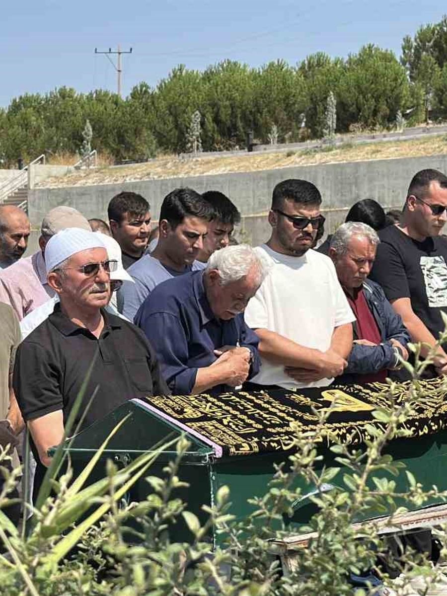 Damatlık yerine kefen giydi