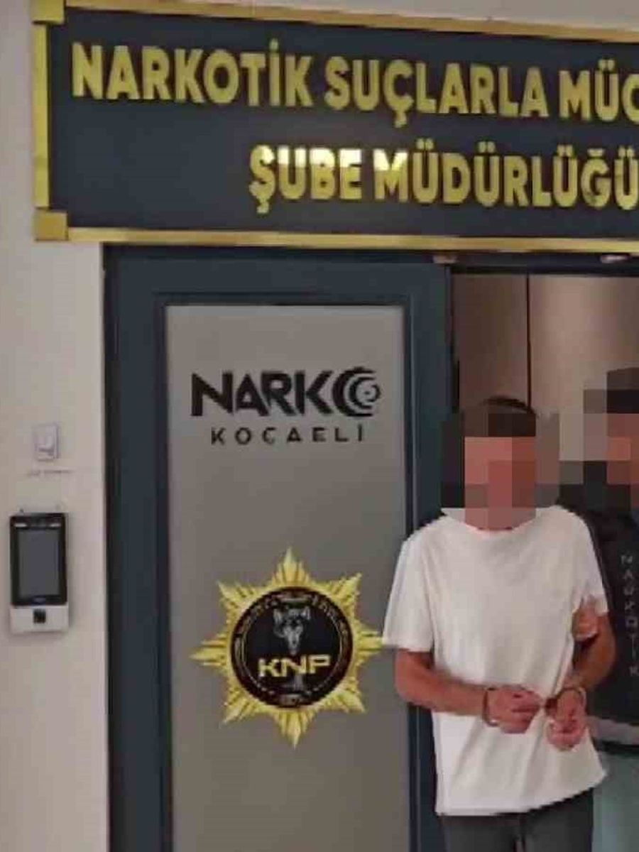 Fırının alt bölümünden uyuşturucu ve 65 bin lira çıktı