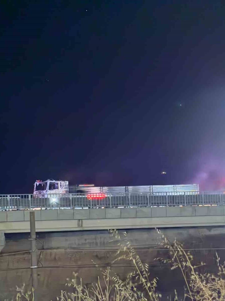 Polatlı’da seyir halindeki tır alevlere teslim oldu