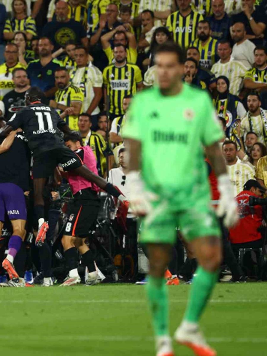Derbide kazanan Beşiktaş puanını 9’a çıkardı