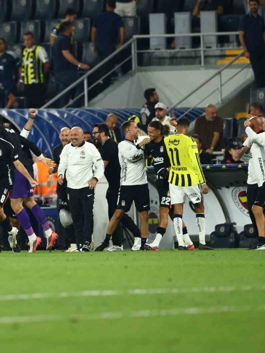 Fenerbahçe, ligde 2 maç sonra Beşiktaş’a kaybetti