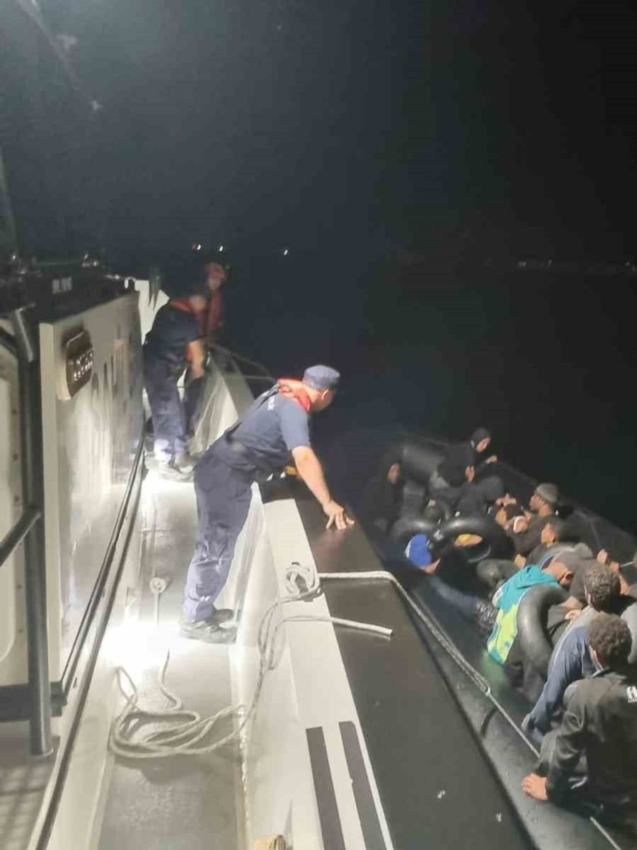 Didim’de 32 düzensiz göçmen yakalandı