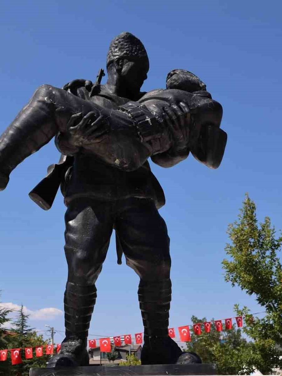 Çetmili Kara Ali Çavuş ile oğlu Mehmet Onbaşı şehadetlerinin 104. yılında anıldı