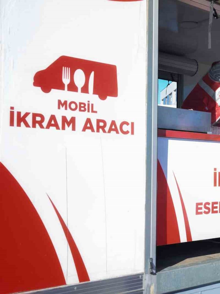 Esenyurt Belediyesi KPSS adaylarını sınav öncesi yalnız bırakmadı