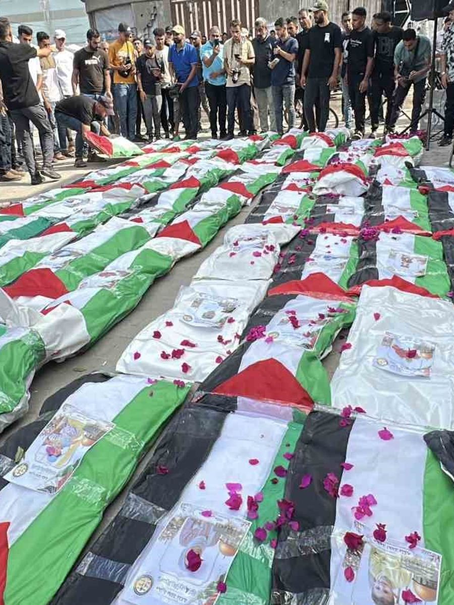 Gazze’de enkaz altından çıkarılan 100 Filistinli için cenaze töreni