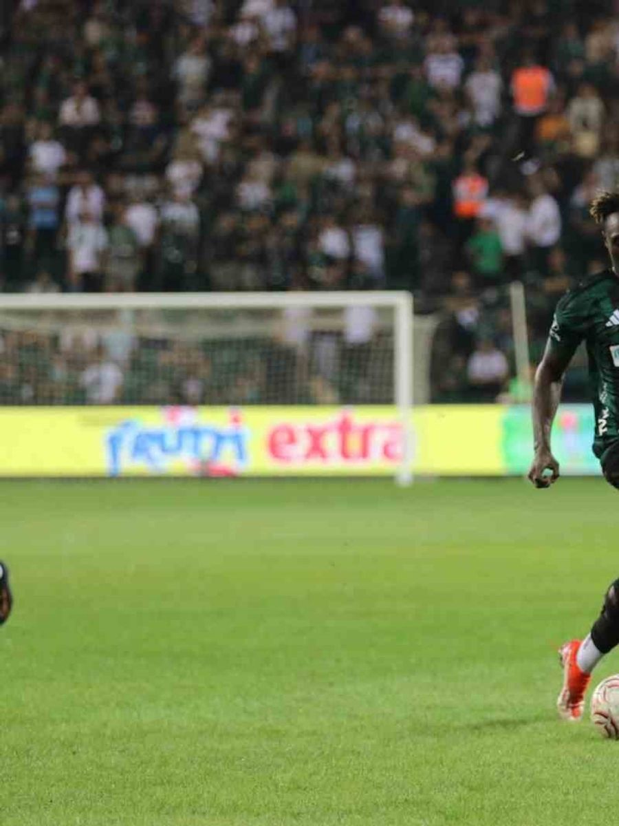 Trendyol Süper Lig: Kocaelispor: 1 - Samsunspor: 0 (İlk yarı)