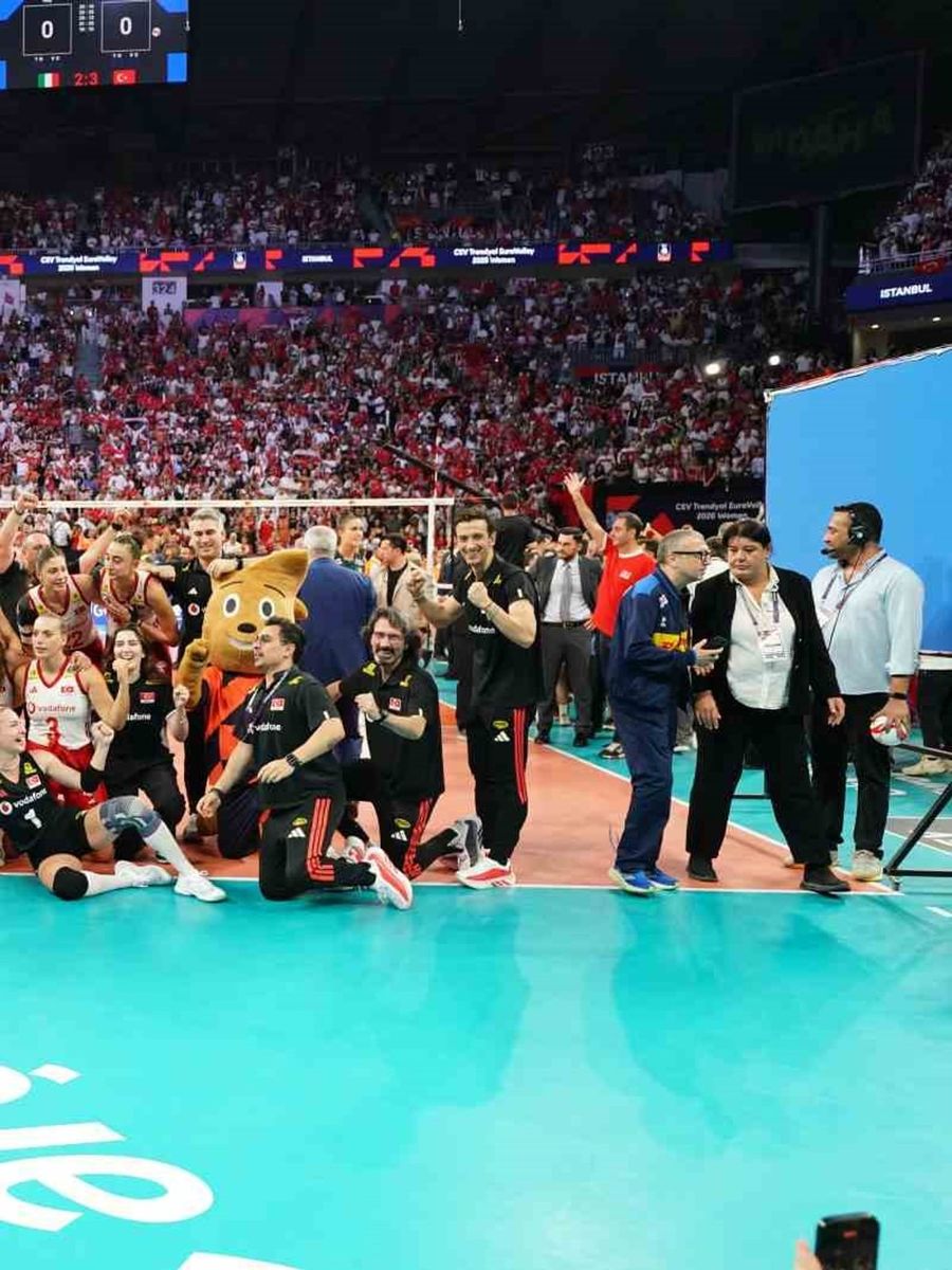 A Milli Voleybol Takımı, üst üste 2. kez Avrupa şampiyonu