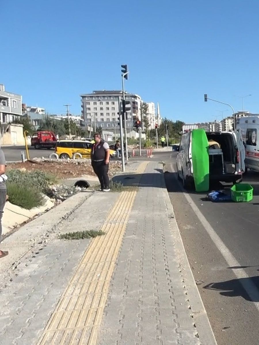 Kilis’te kırmızı ışık ihlali yapan otomobil motosiklete çarptı: 1 ölü
