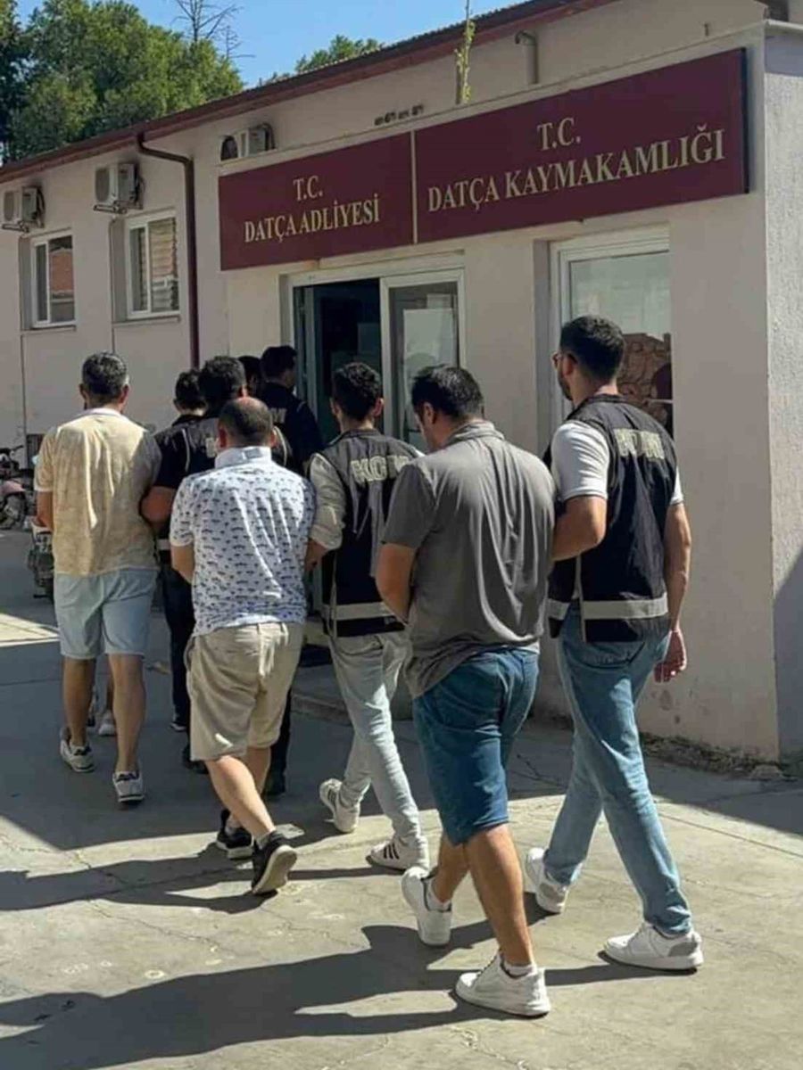 Yurt dışına kaçmaya çalışan FETÖ üyeleri yakalandı