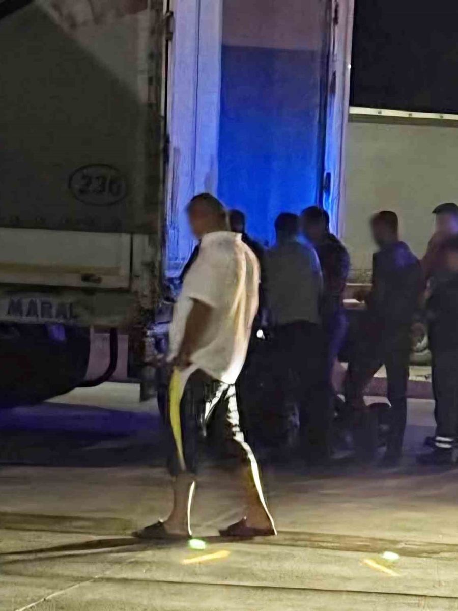 Hamzabeyli tır larkında 3 düzensiz göçmen yakalandı