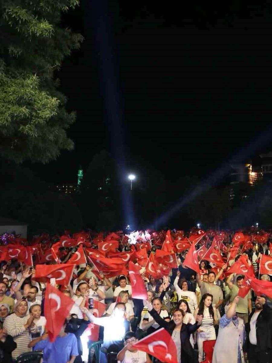 Başkan Çolakbayrakdar: "38 günlük organizasyonu belediye bütçesinden tek kuruş harcamadan gerçekleştirdik"