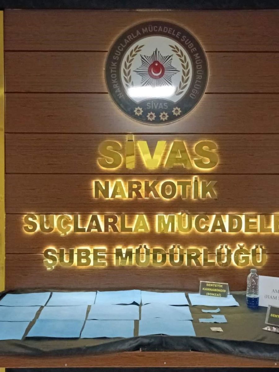 Kağıda emdirilmiş 32 bin kullanımlık uyuşturucu ele geçirildi