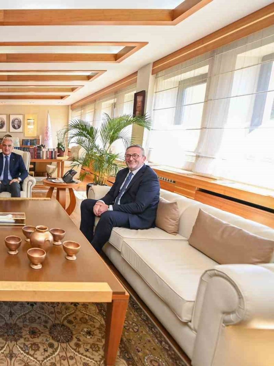 Bakan Ersoy, MSÜ Rektörü Afyoncu ile bir araya geldi
